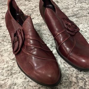 NWO Everybody Softest leather Most Comfortable 7 half Gorgeous Burgundy Shoes  🍂
